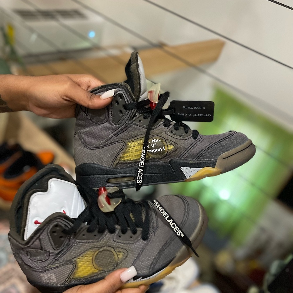 OFF WHITE x Jordans